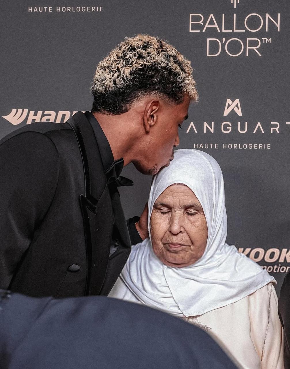 لامين يامال وجدته
