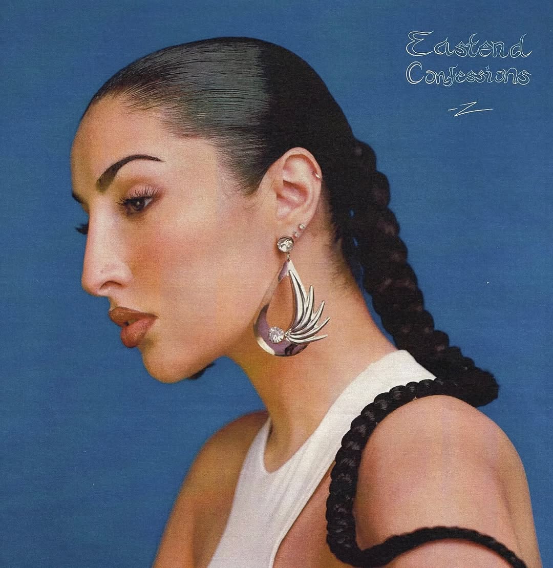 زينة على غلاف ألبومها "Eastend Confessions"