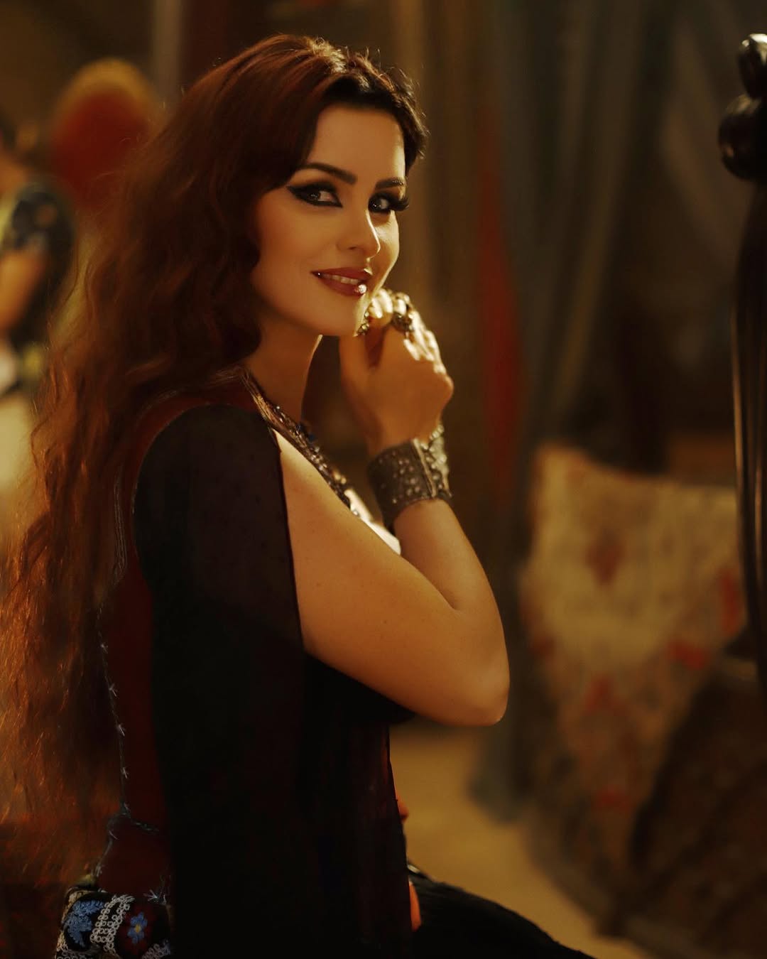 الفنانة نور