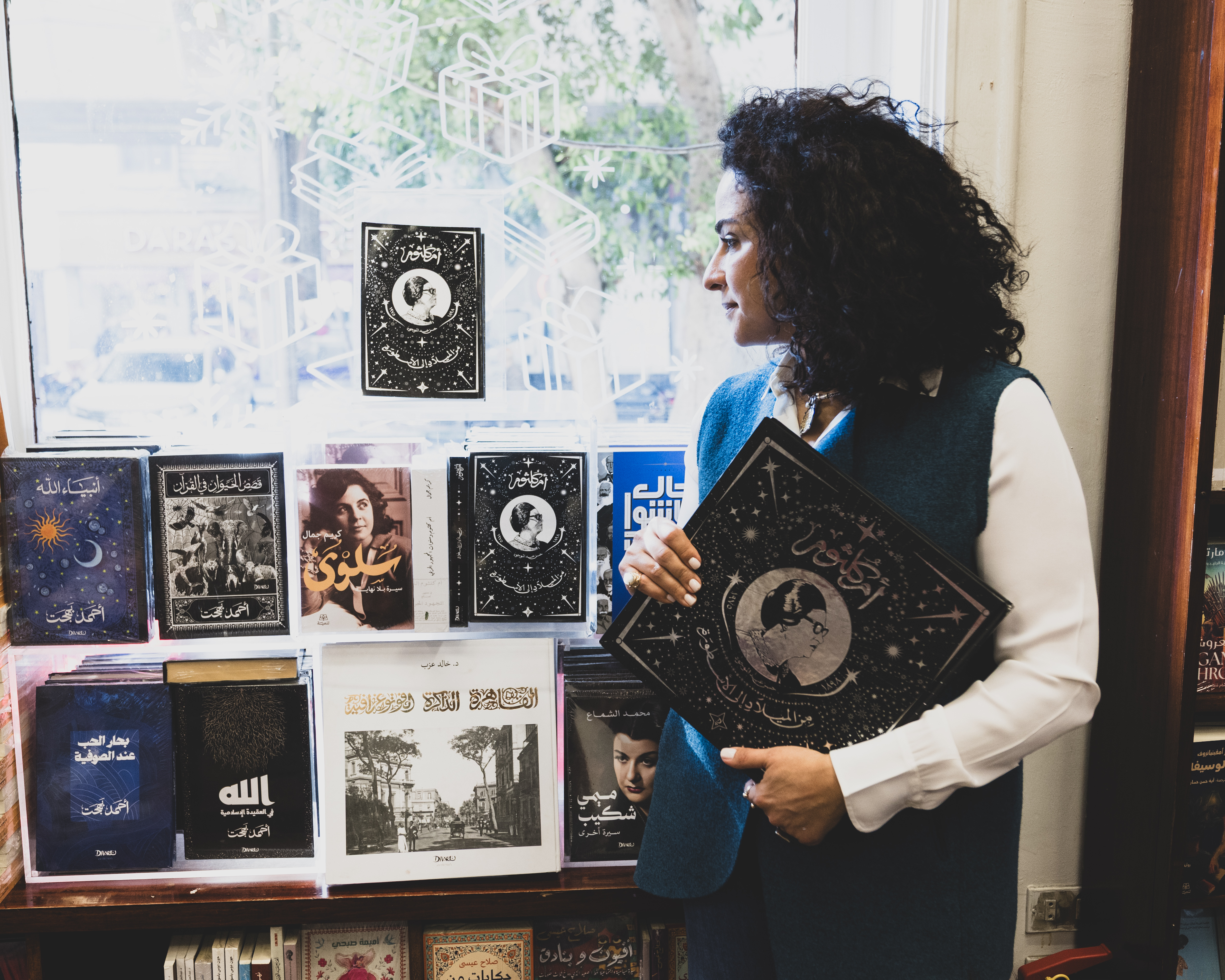 نادية واصف في مكتبة ديوان بعد ربع قرن التجربة الملهمة