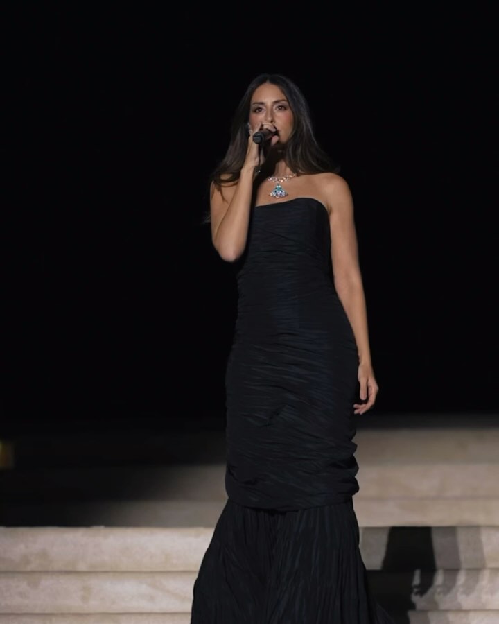 هبة طوجي بالفستان الأسود المجسم
