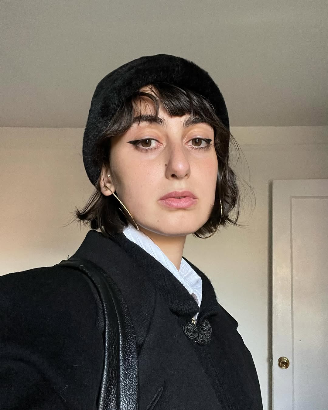 راما دوجي بقصات شعر جريئة ومكياج ناعم