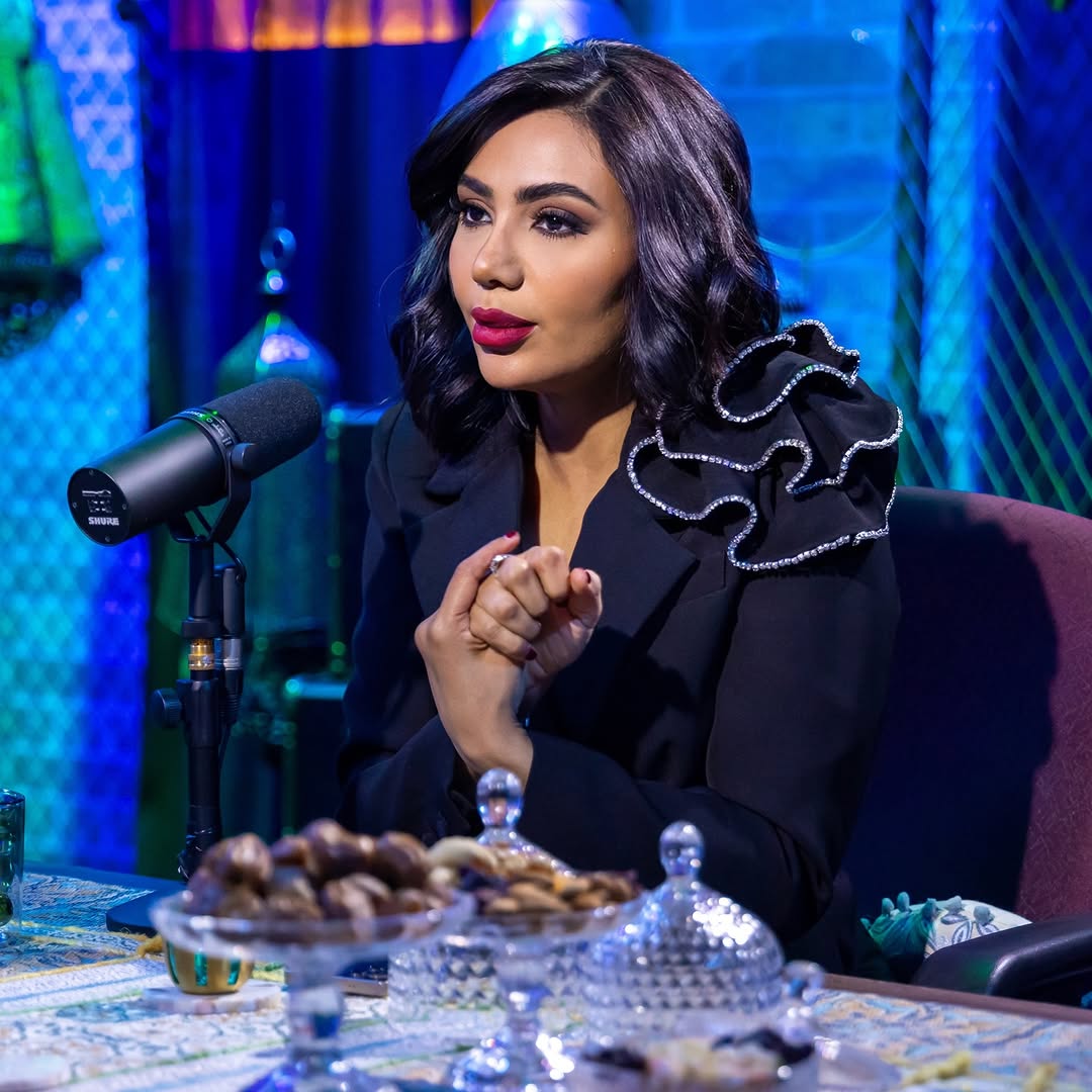 لبنى عبد العزيز