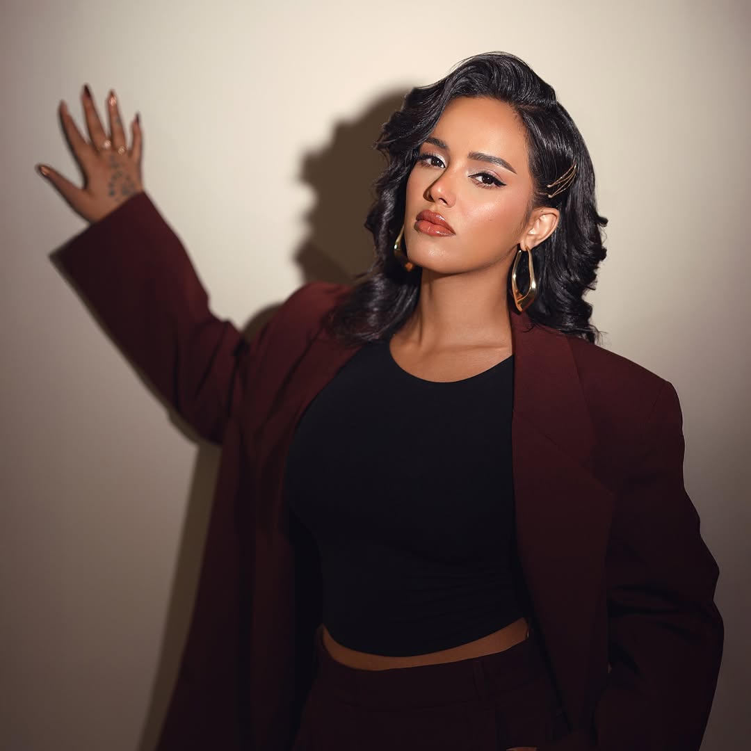 الفنانة مها الغزال