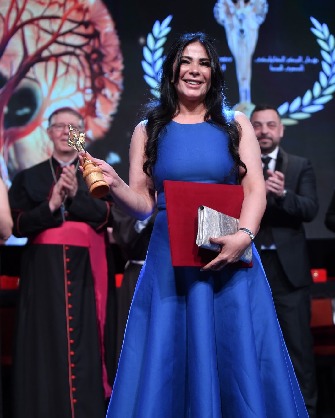 الفنانة منى زكي