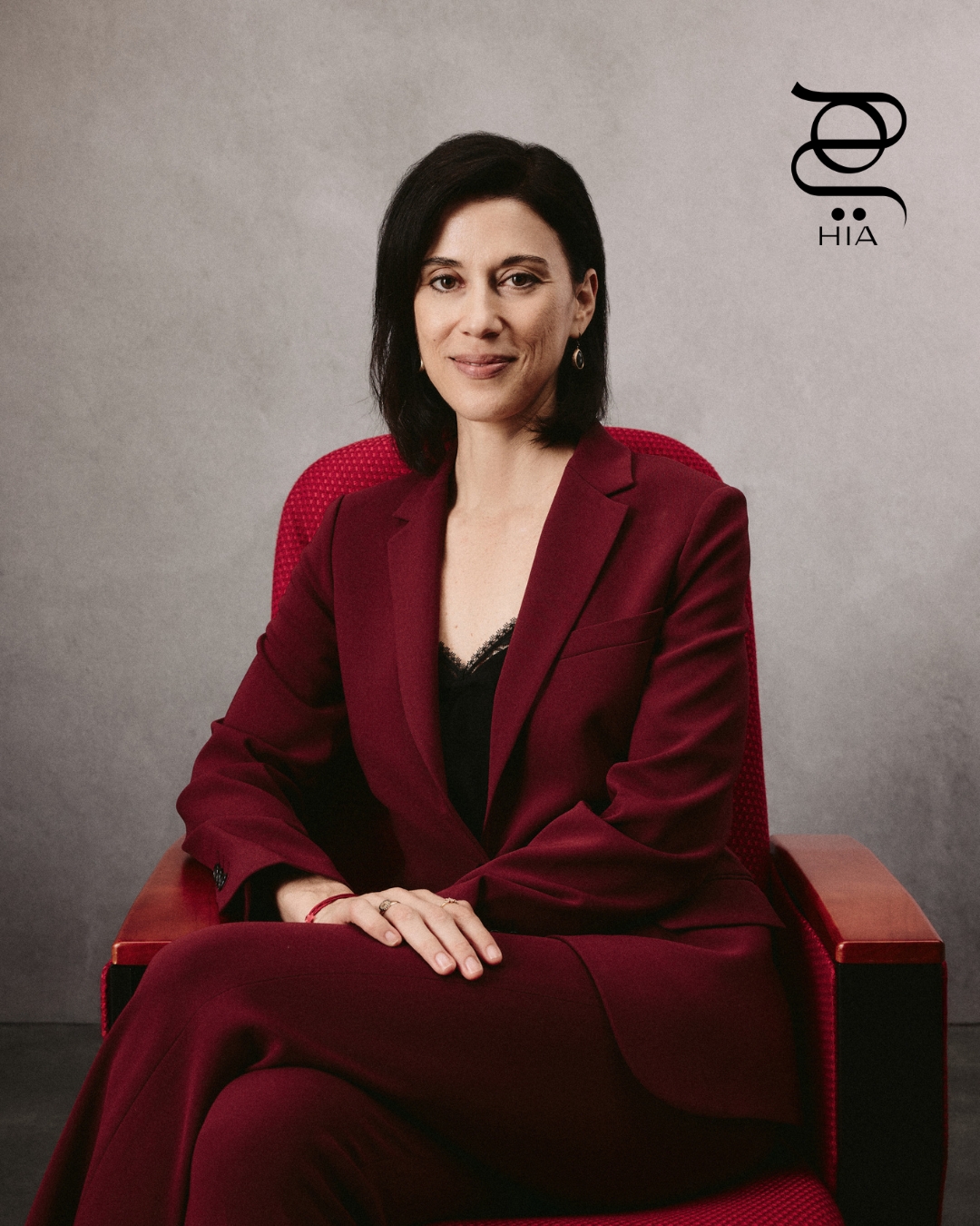 المخرجة الفلسطينية المرشّحة لجائزة الإيمي شيرين دعيبس