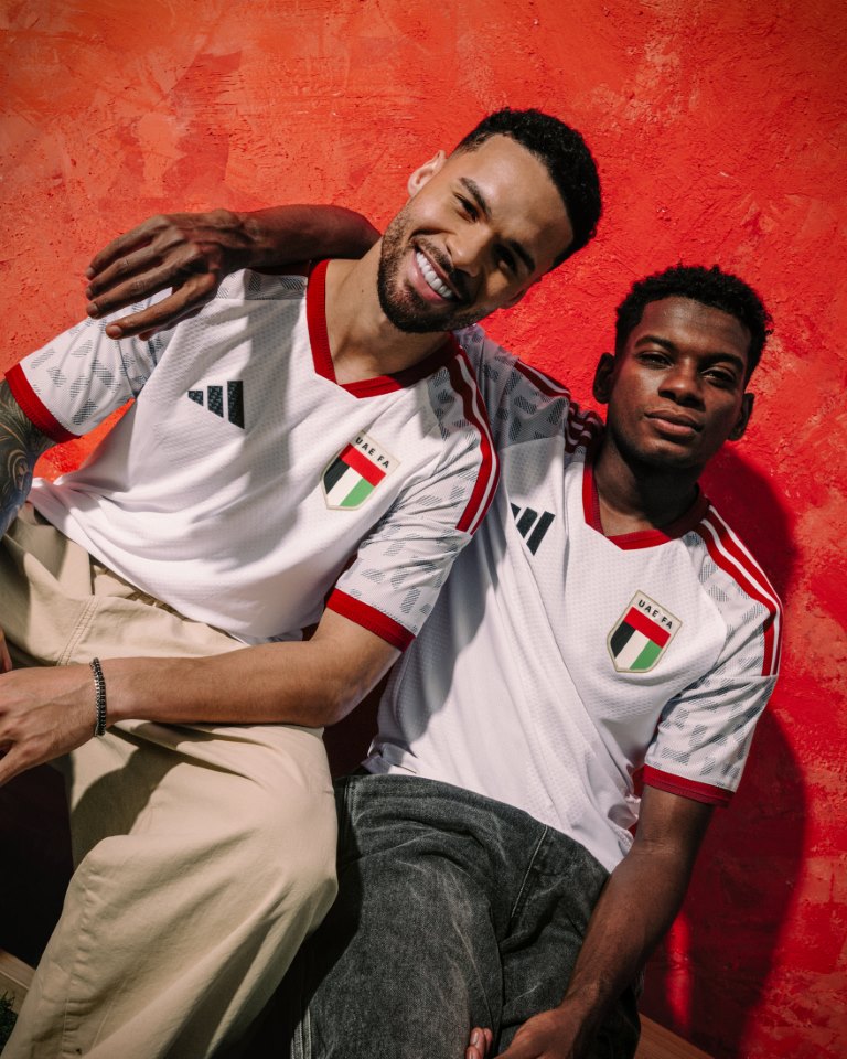 أديداس تكشف عن الأطقم الأساسية الرسمية لمنتخبات السعودية وقطر والإمارات والجزائر قبل كأس العالم