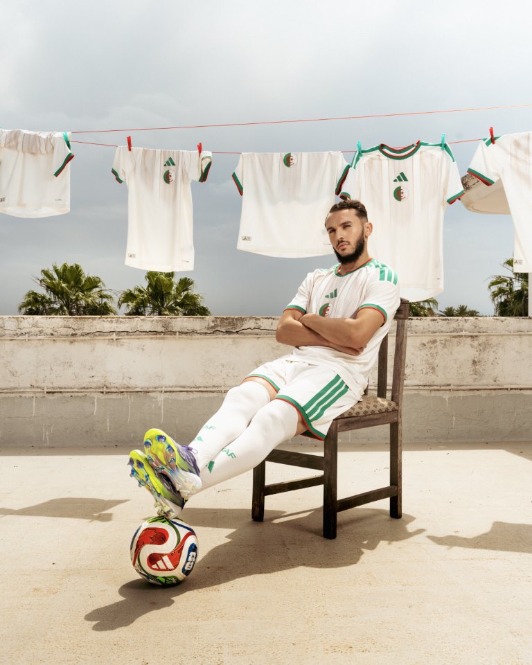 أديداس تكشف عن الأطقم الأساسية الرسمية لمنتخبات السعودية وقطر والإمارات والجزائر قبل كأس العالم