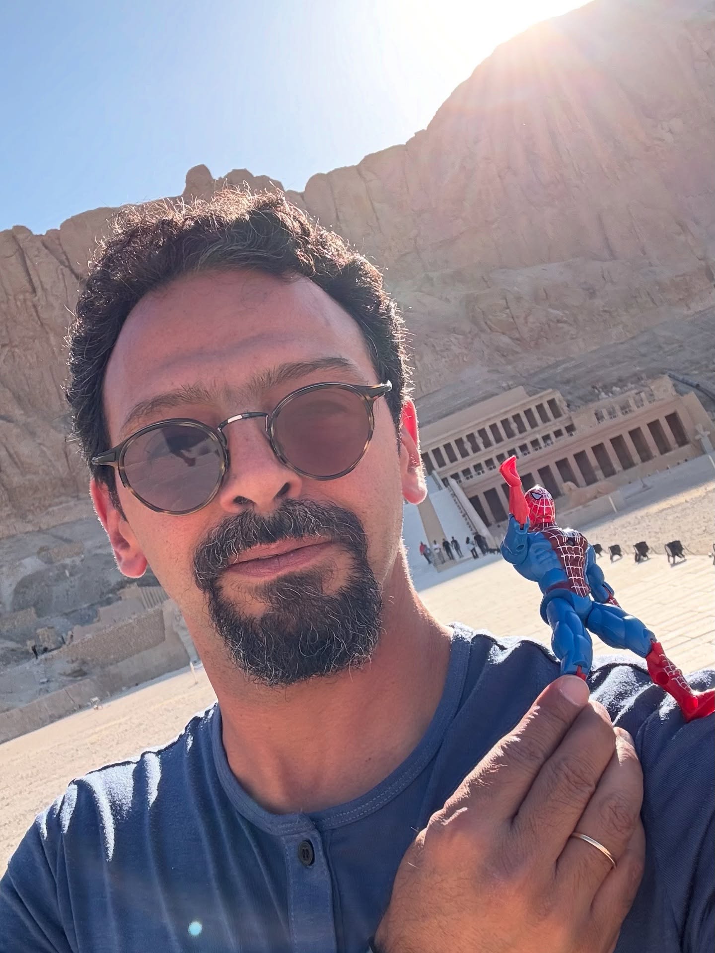 مدير التصوير الراحل تيمور تيمور