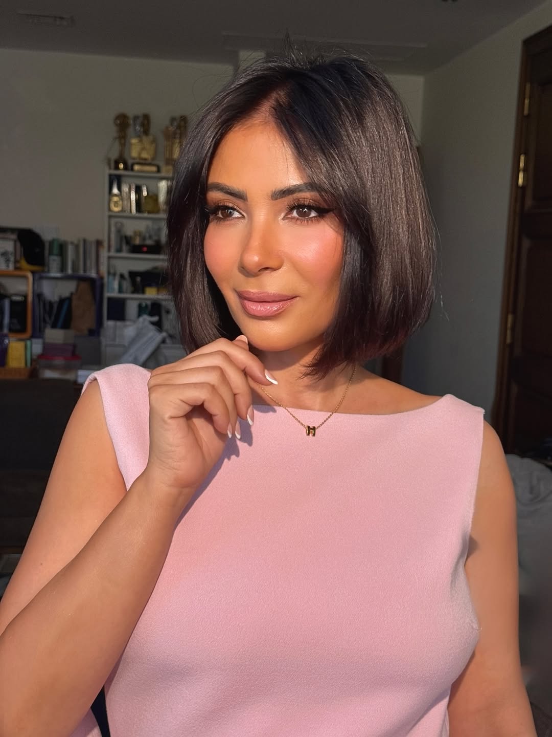 النجمة منى زكي بنيو لوك شعر الكاري