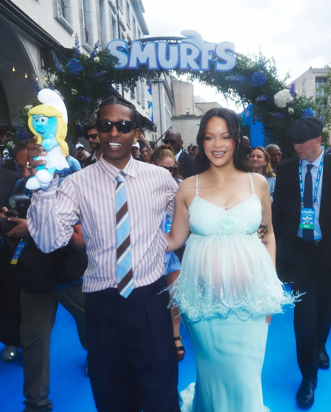 ريهانا وآيساب روكي في العرض الخاص لفيلم "Smurfs"