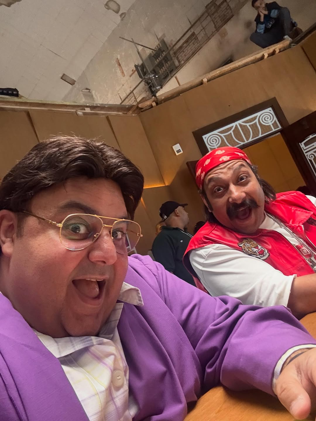 شيكو ومحمد ثروت في كواليس مسلسل "اللعبة 5"