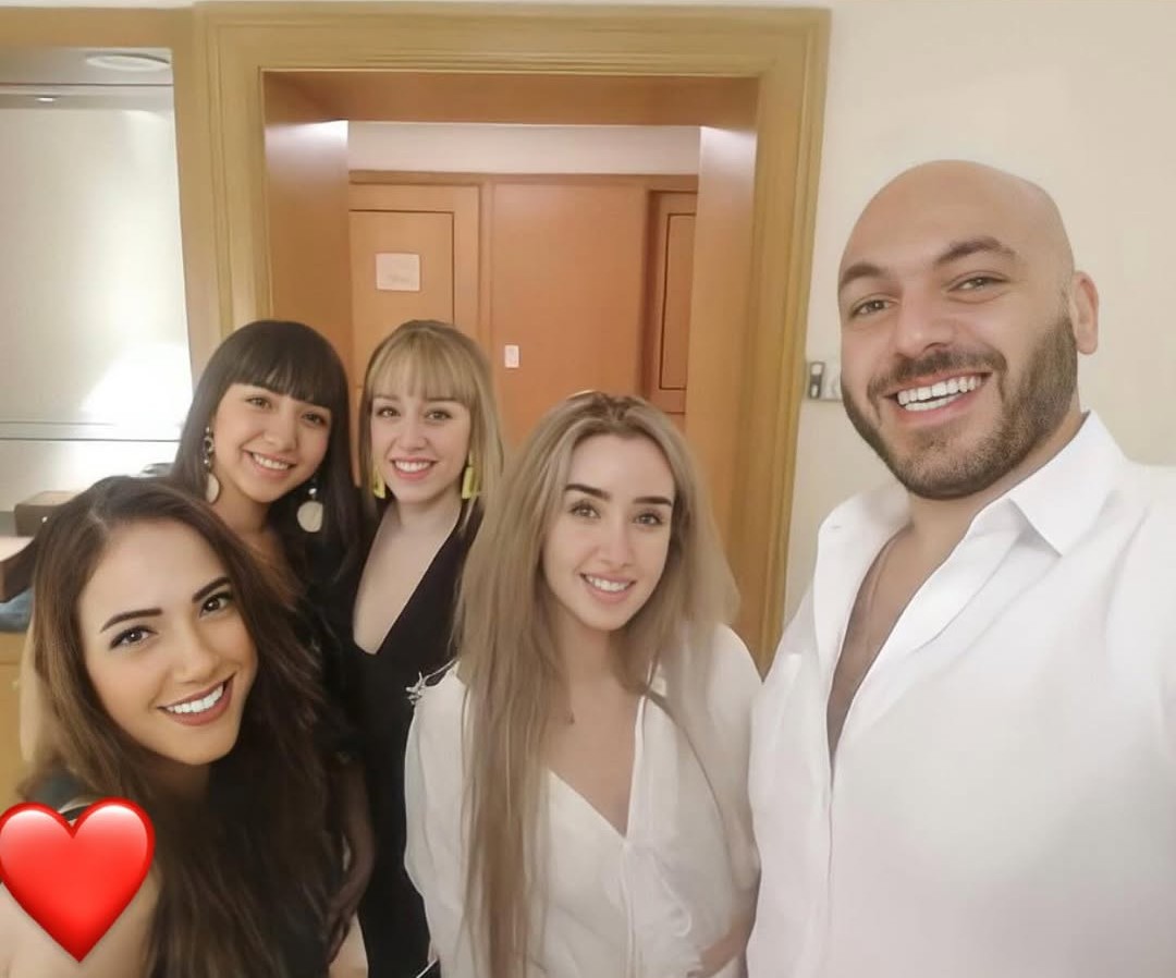 هنا الزاهد وشقيقتها فرح وإيمي طلعت زكريا وشقيقها عمر