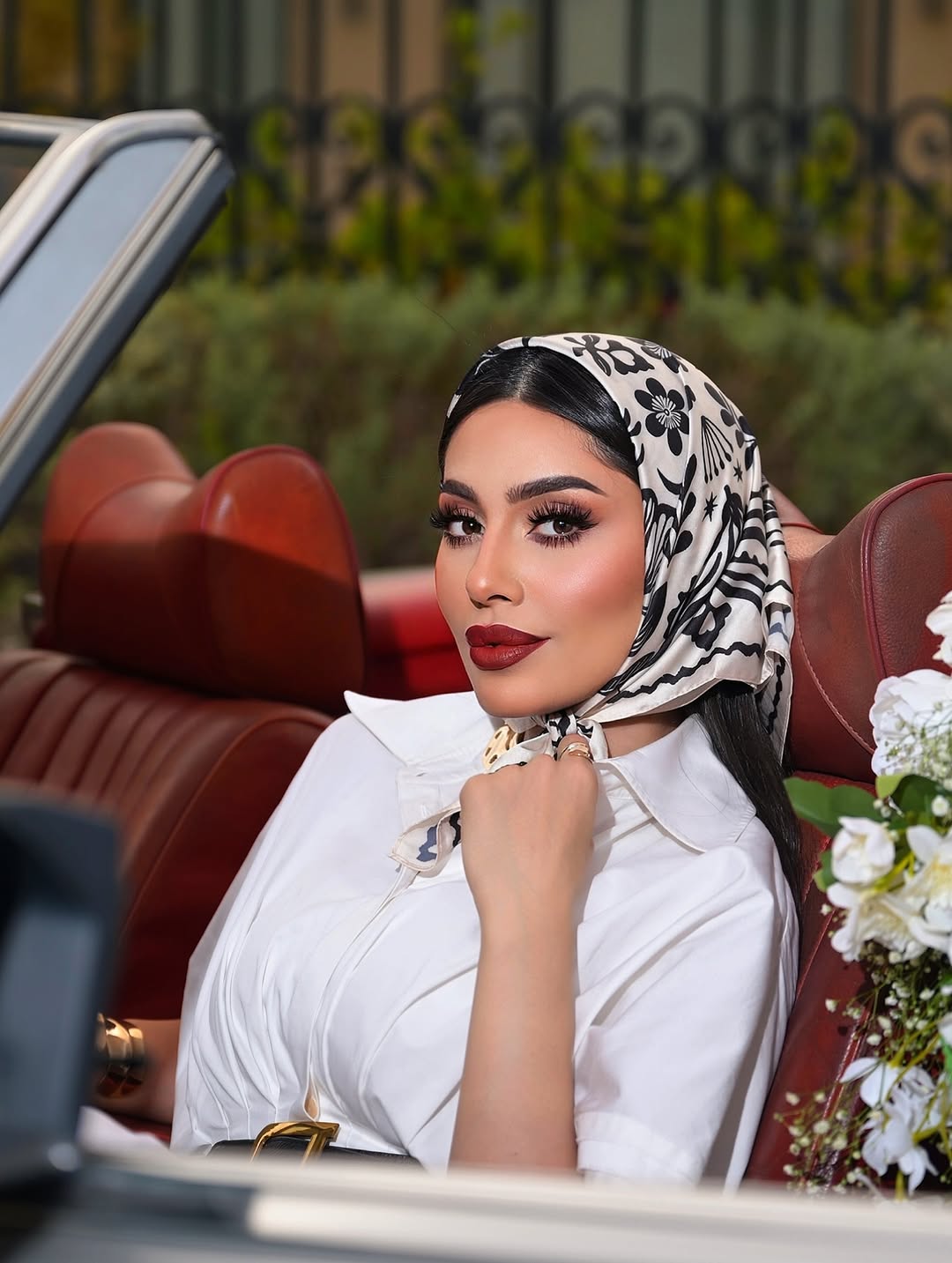 إطلالة إلهام علي بمكياج كلاسيكي من الخمسينات