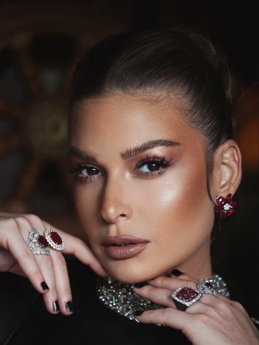 مكياج باميلا الكيك بأنامل خبير التجميل اللبناني ديمتري سليم