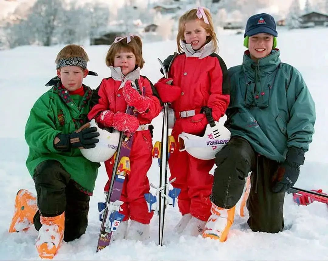 جذور العلاقة: نشأة مشتركة وتحديات "العمل الملكي"