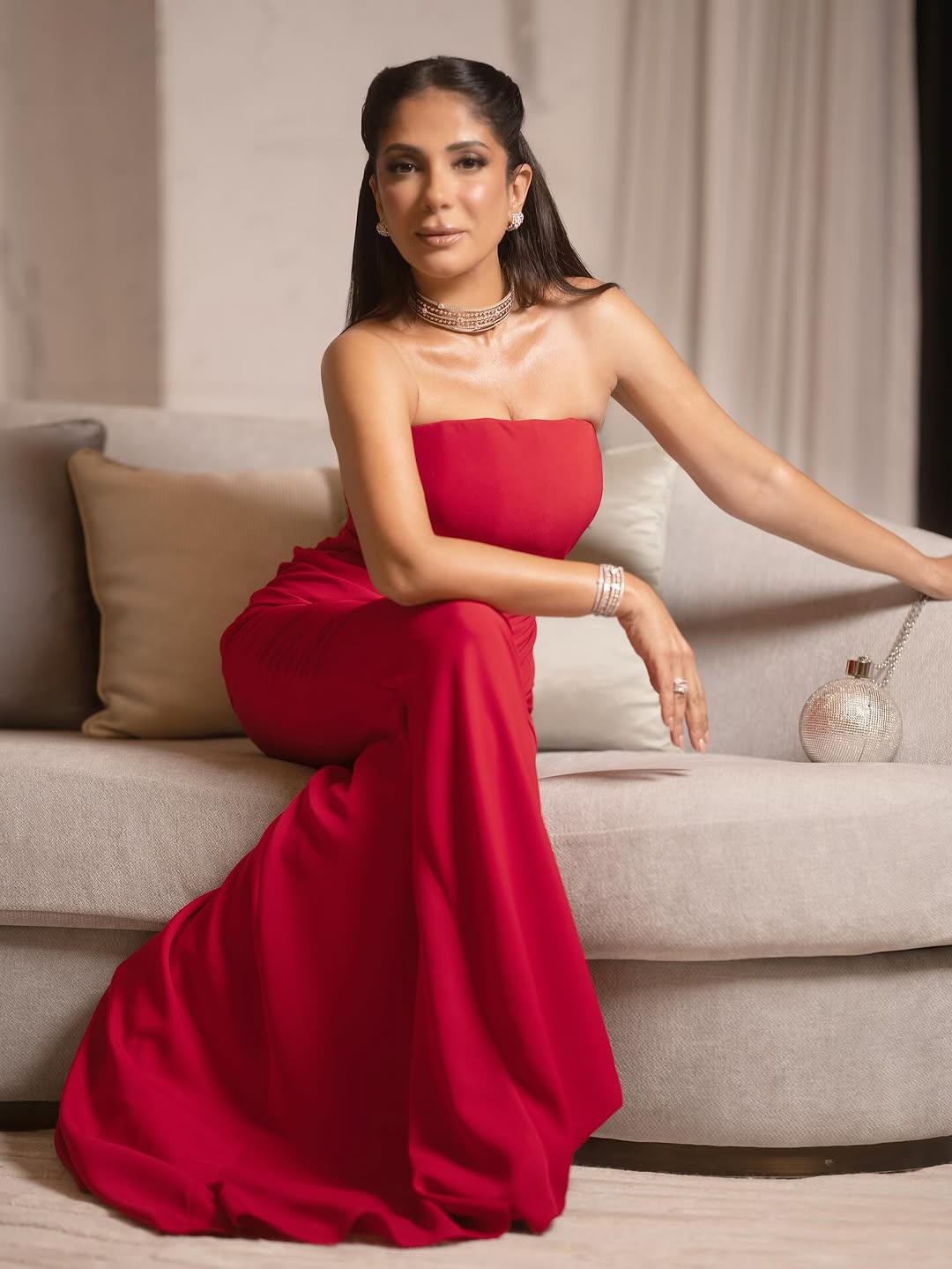 تقبّل الذات في وجه الضغط الاجتماعي: فلسفة الجمال الواعي