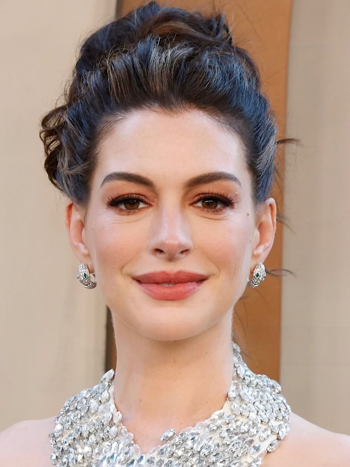 رسمات المكياج المشمشي بأسلوب Anne Hathaway