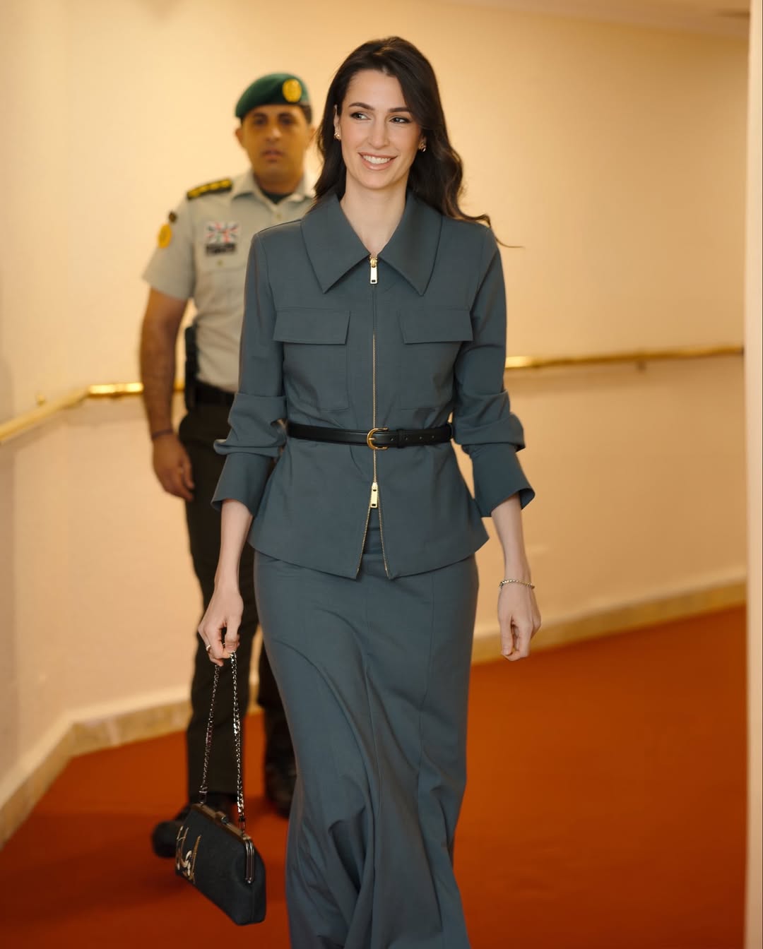 أسلوب الملكة رانيا والأميرة رجوة 