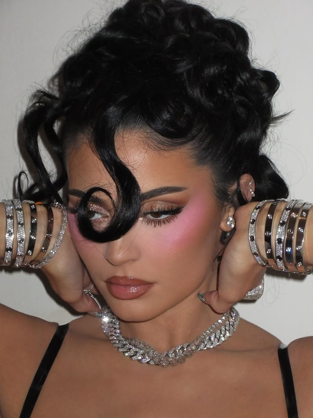 أظافر الـ Glitter الجريئة