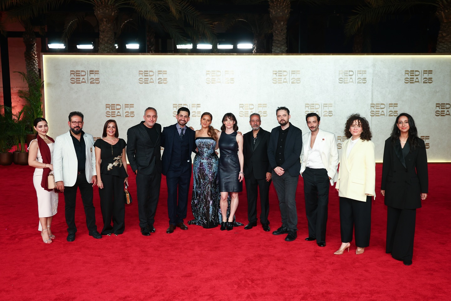 نيللي كريم وصناع فيلم "القصص"