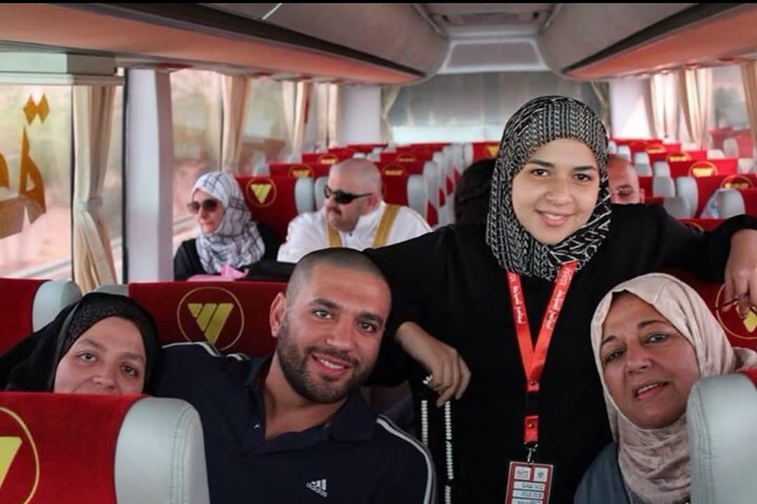 إيمي سمير غانم وحسن الرداد ووالدة الأخير الراحلة