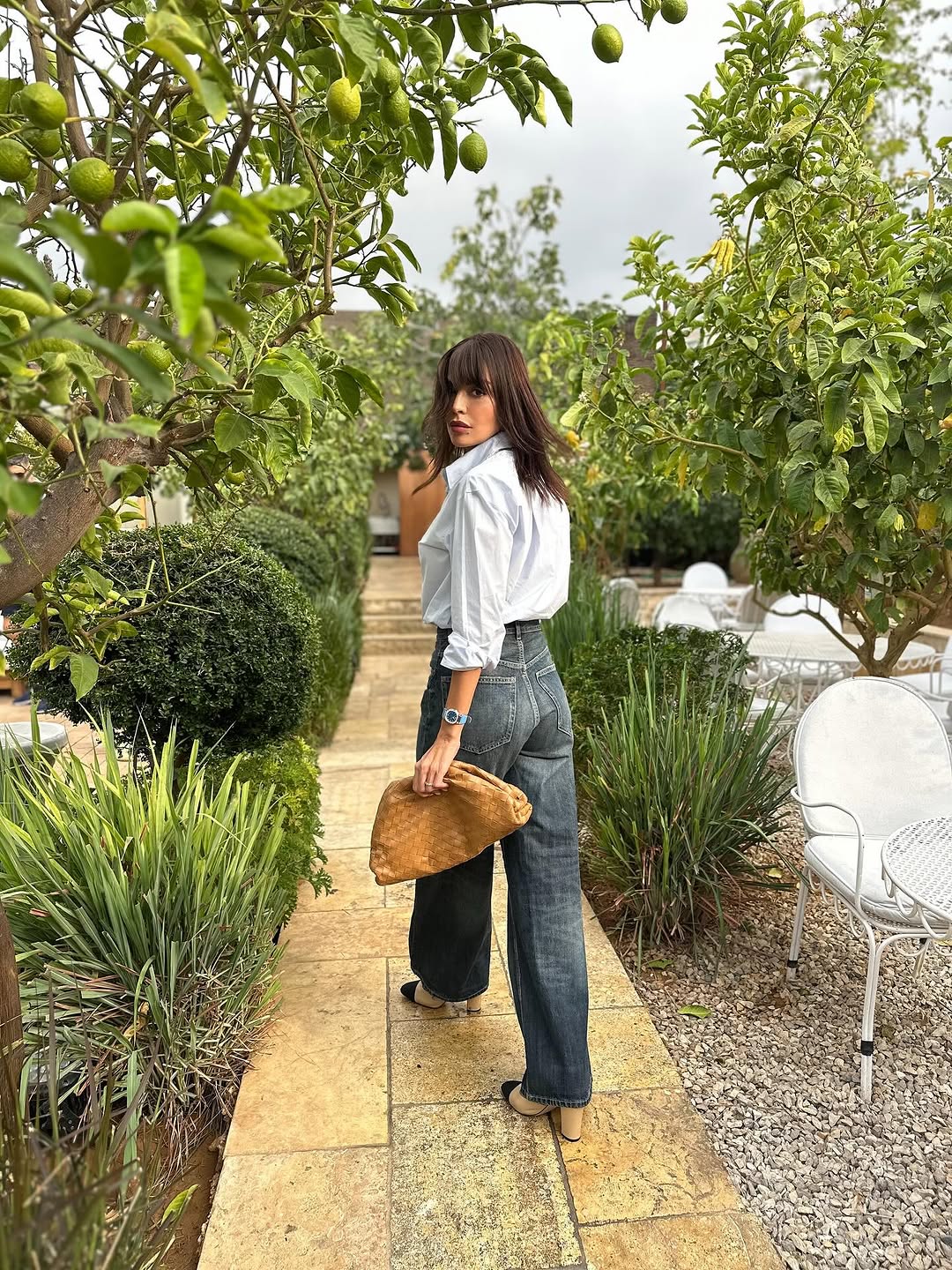 أمل بوشوشة بإطلالة كاجوال أنيقة