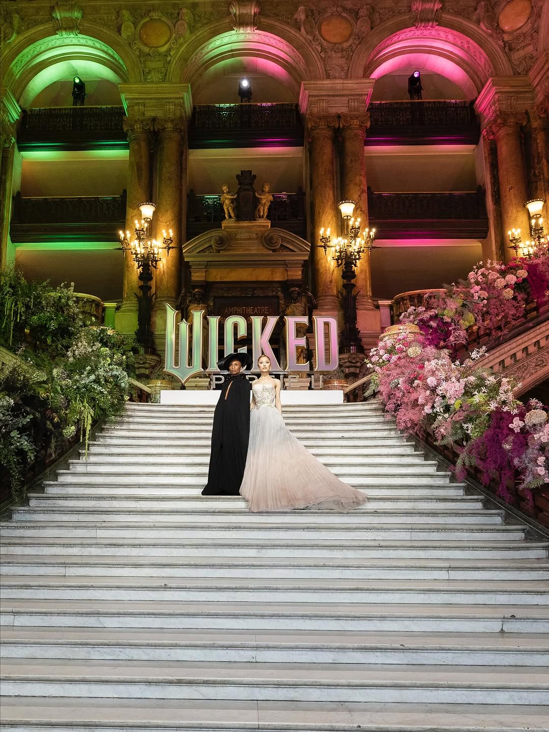 أريانا غراندي وسينثيا إيريفو