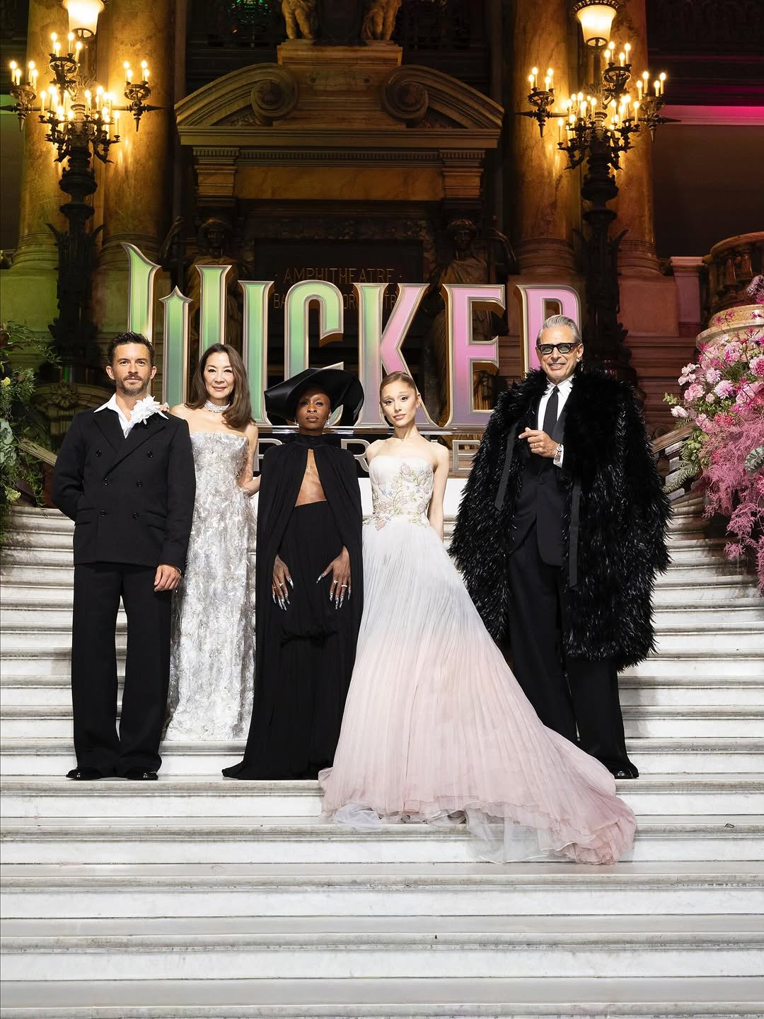 أريانا غراندي وزملائها في فيلم "Wicked: For Good"