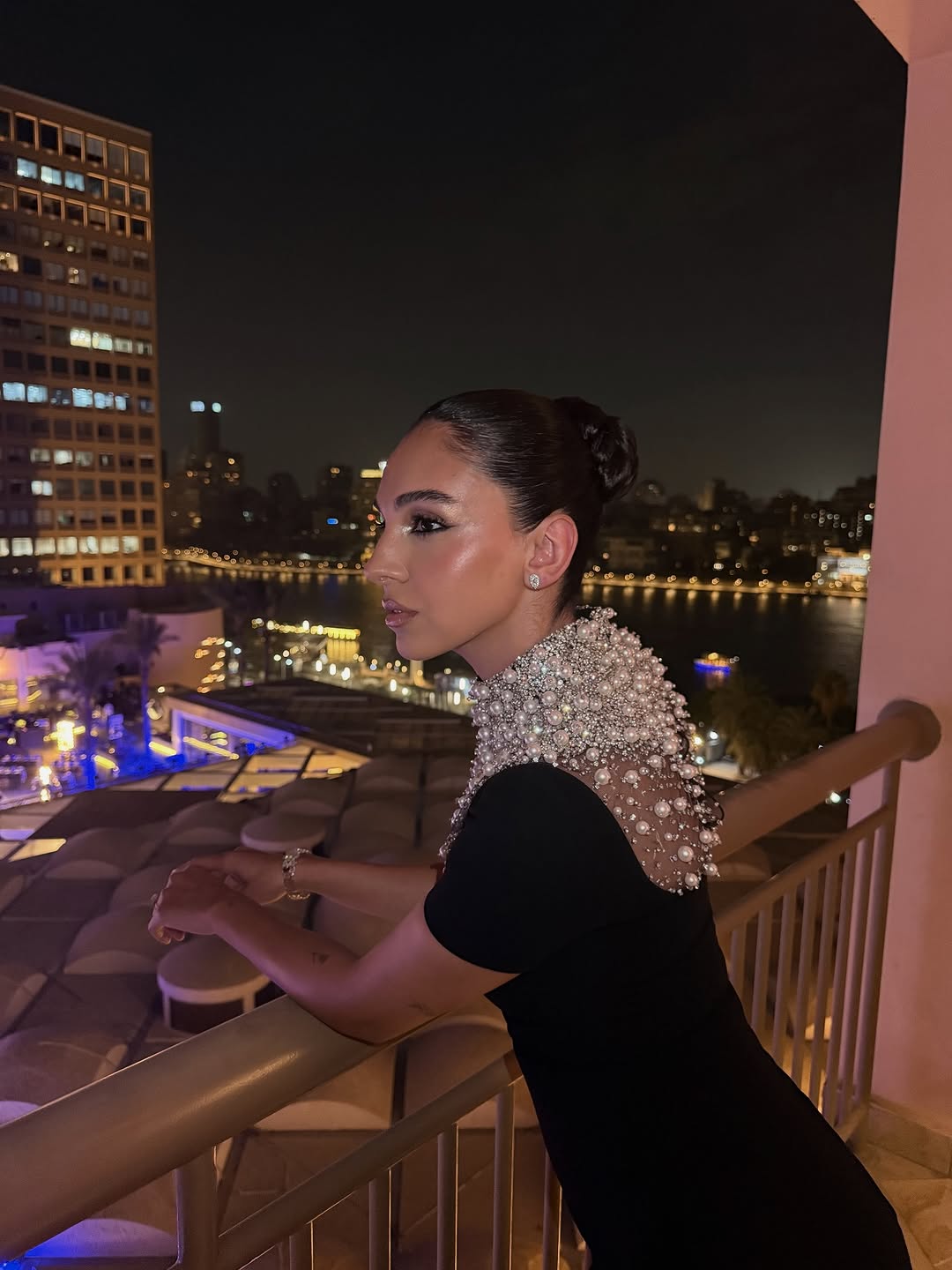 سلمى أبو ضيف بلمسة "جليتر" متلألئة