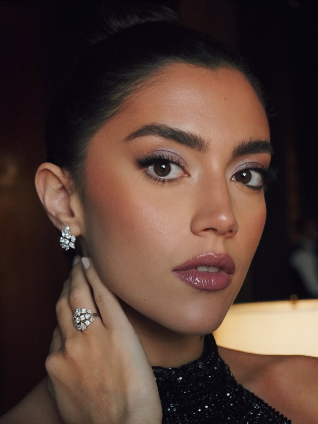 دمج المكياج المعدني مع الترابي  بأسلوب ستيفاني عطالله