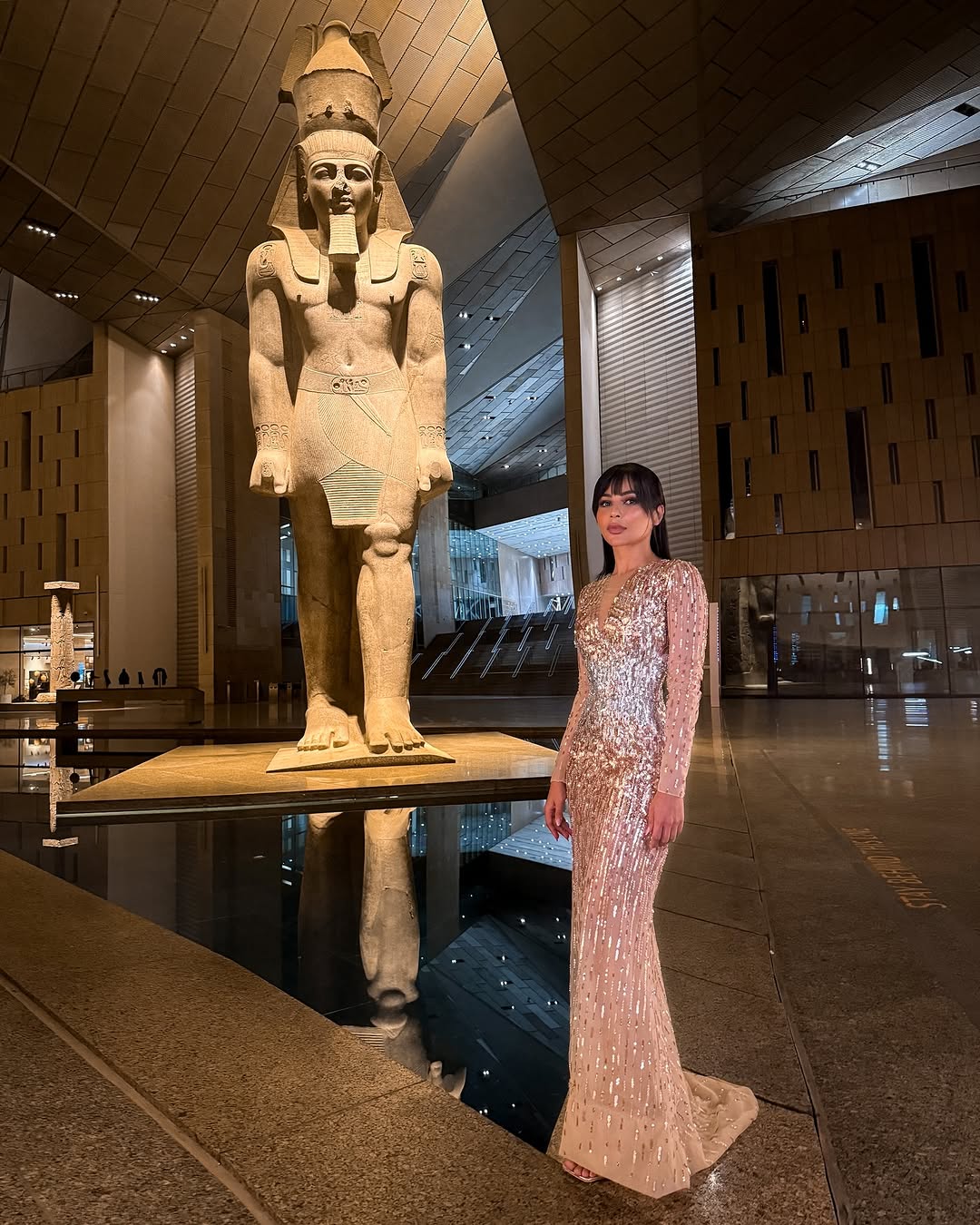 مهيرة عبد العزيز في المتحف المصري الكبير