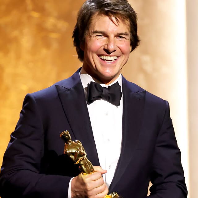 توم كروز مع الأوسكار الفخرية