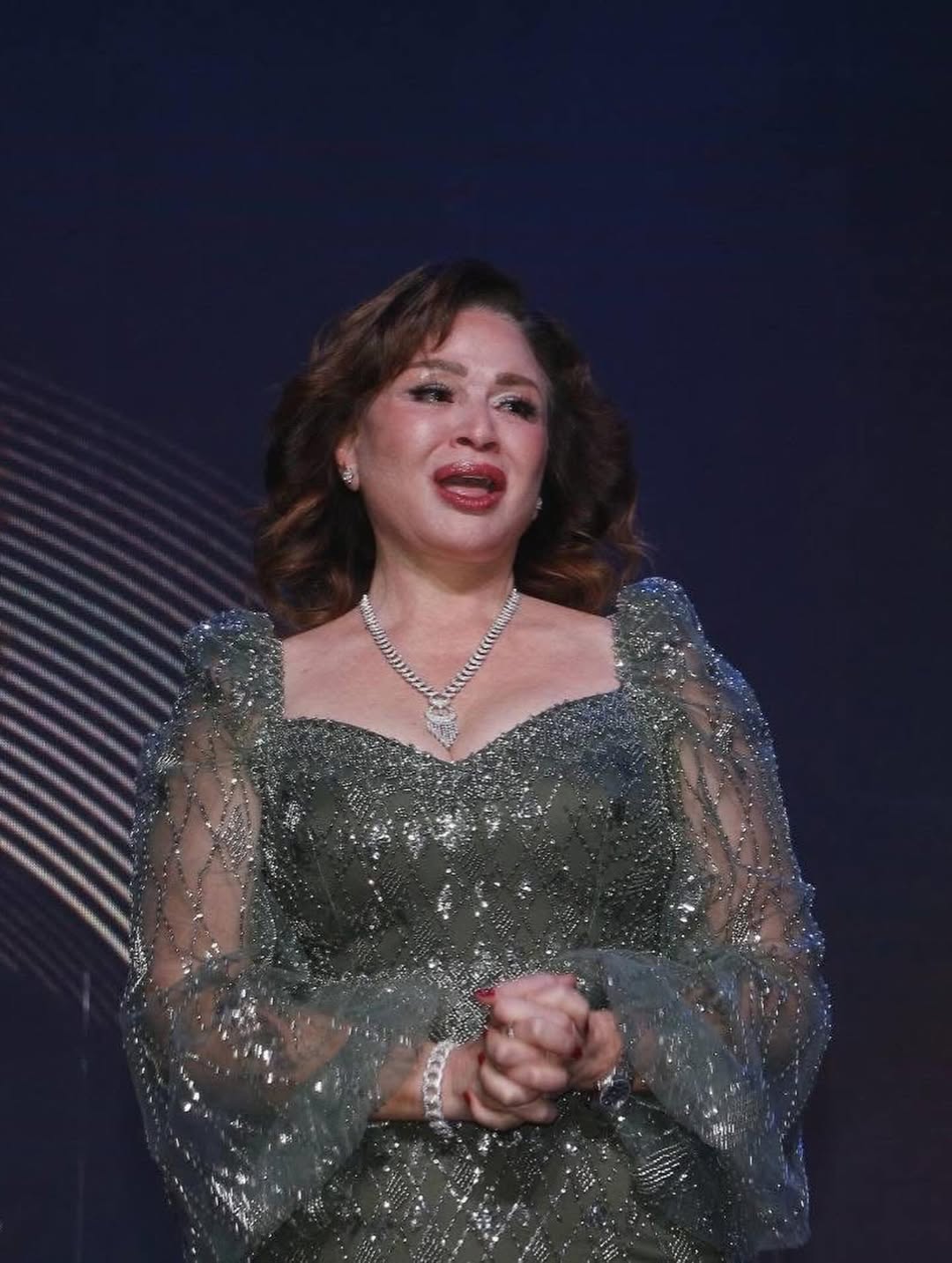 تأثر إلهام شاهين في مهرجان شرم الشيخ