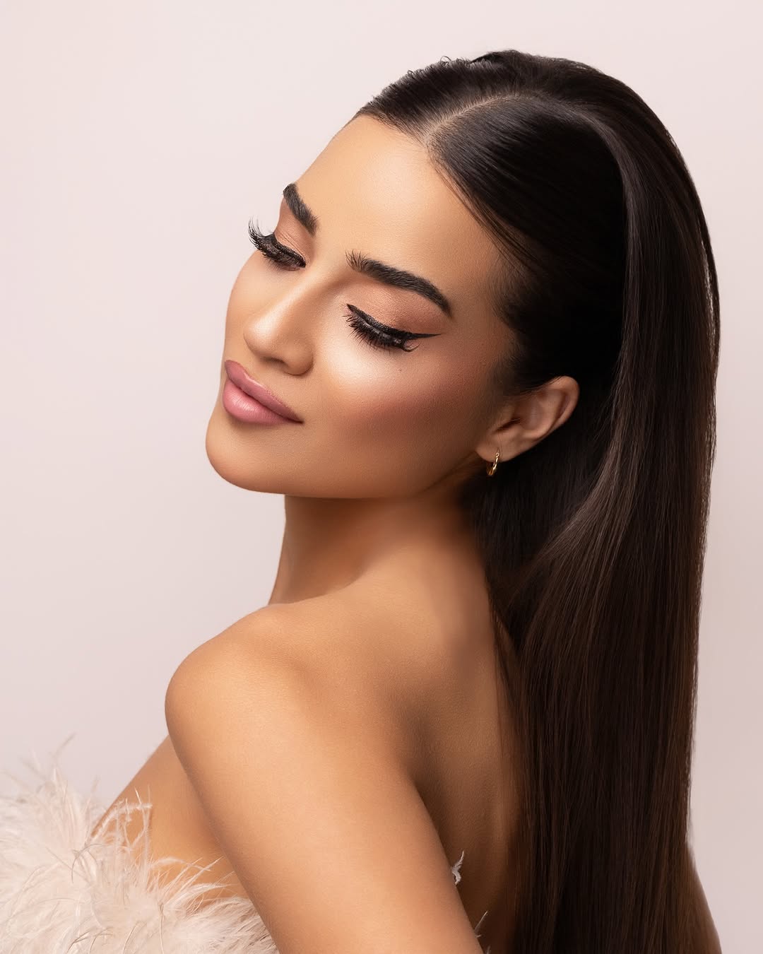 ​  مكياج  بأنامل خبير التجميل اللبناني ديمتري سليم  ​