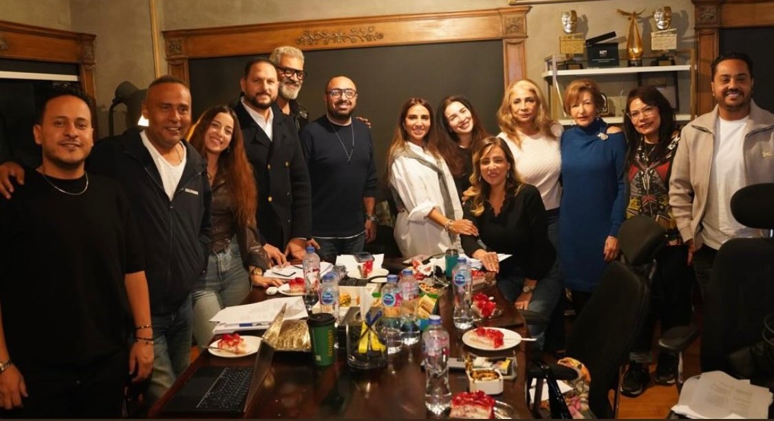 مي عز الدين في كواليس مسلسل "قبل وبعد"