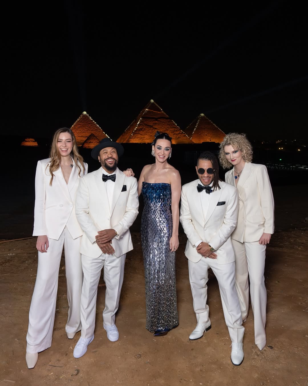 كاتي بيري في حفلها الأخير بالأهرامات