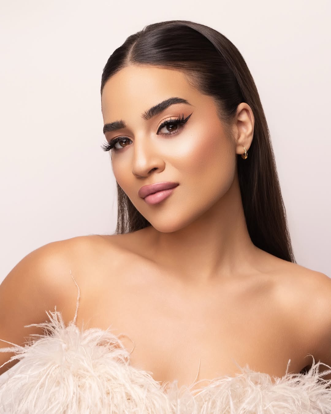 ​  مكياج  بأنامل خبير التجميل اللبناني ديمتري سليم  ​