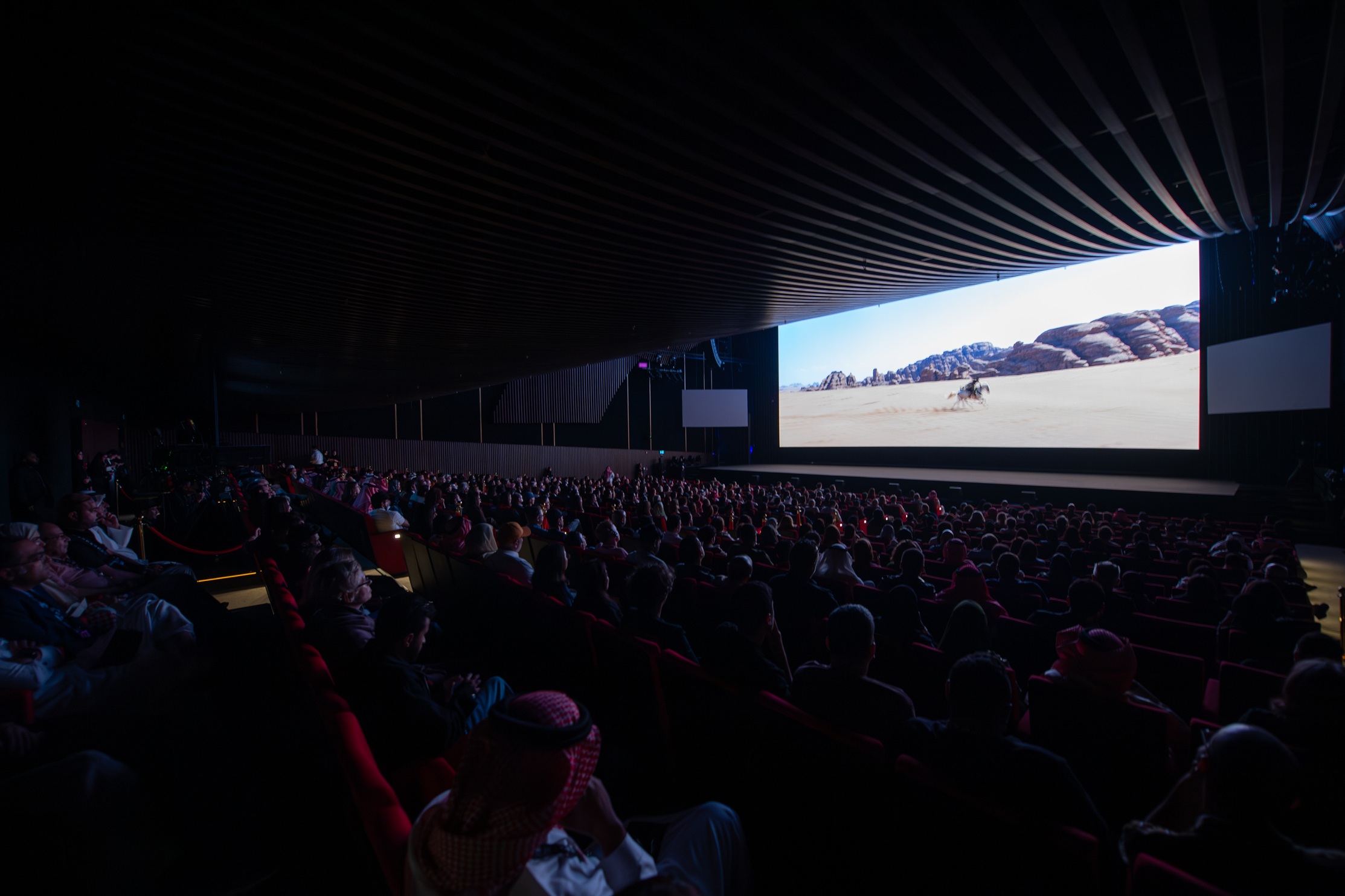 الفيلم يحكي قصة مطارد "كسرى" ملك الفرس للنعمان بن المنذر