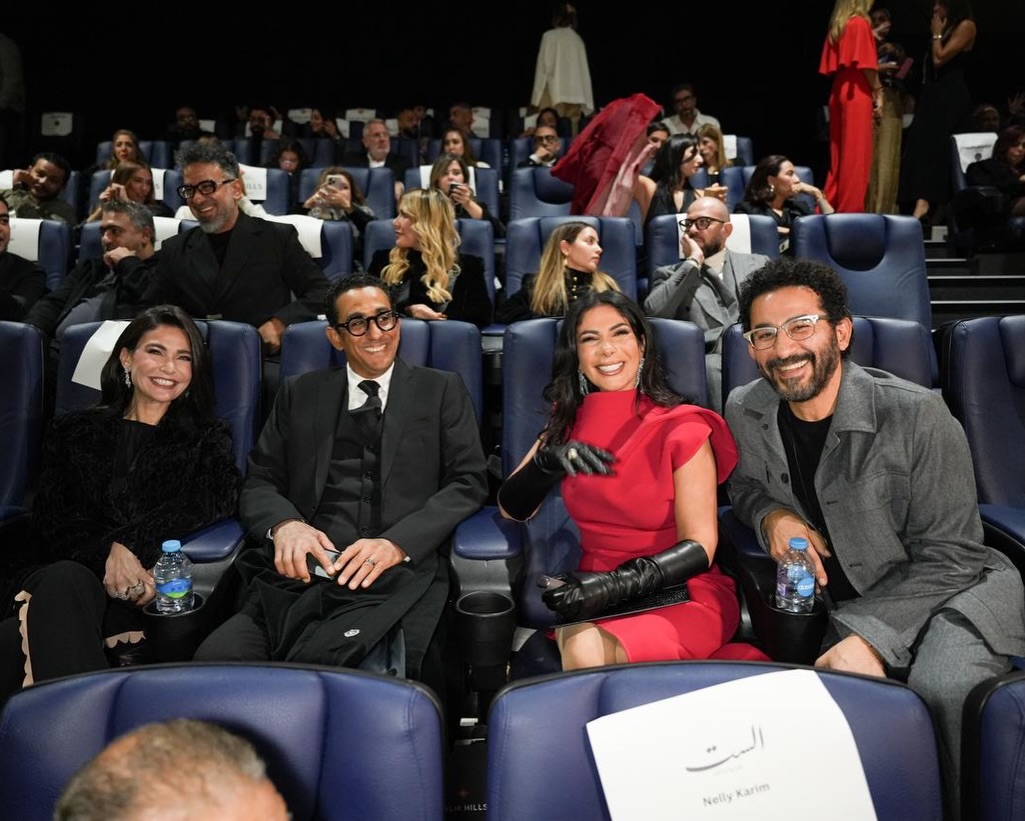 منى زكي وأحمد حلمي في العرض الخاص لفيلم "الست"