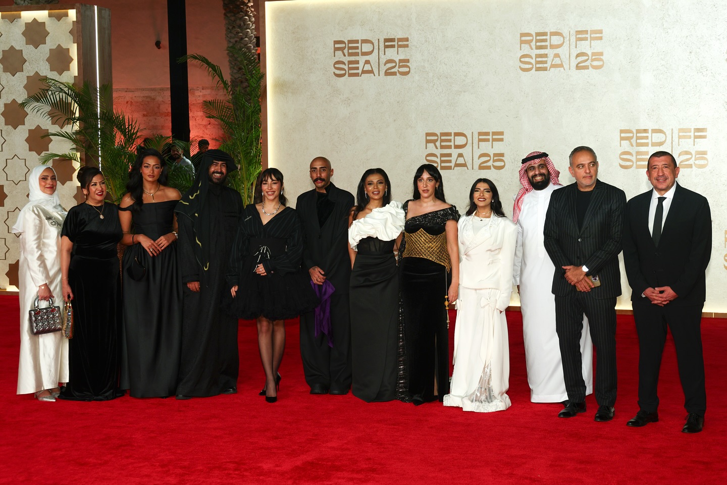 صناع فيلم "مسألة حياة أو موت" في مهرجان البحر الأحمر