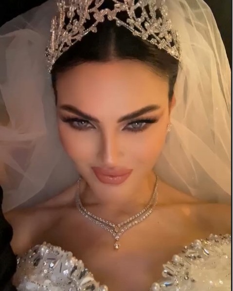 دارين حداد تحتفل بزفافها بإطلالة ملكية