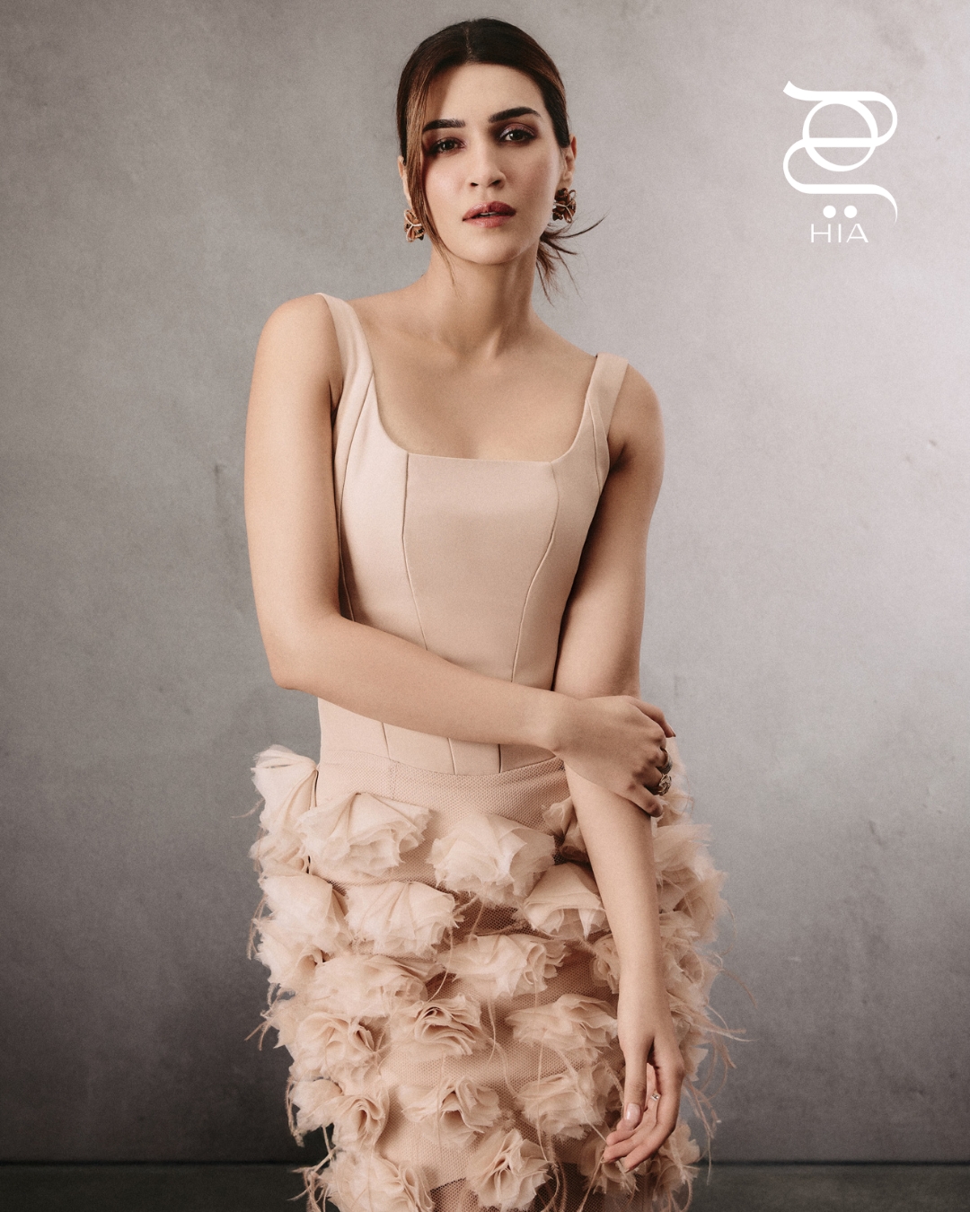 الممثلة الهندية كريتي سانون بعدسة "هي"