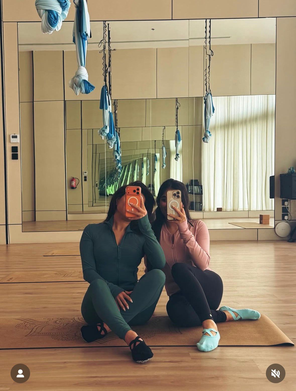 نهى نبيل وابنتها "دانة" من داخل الجيم