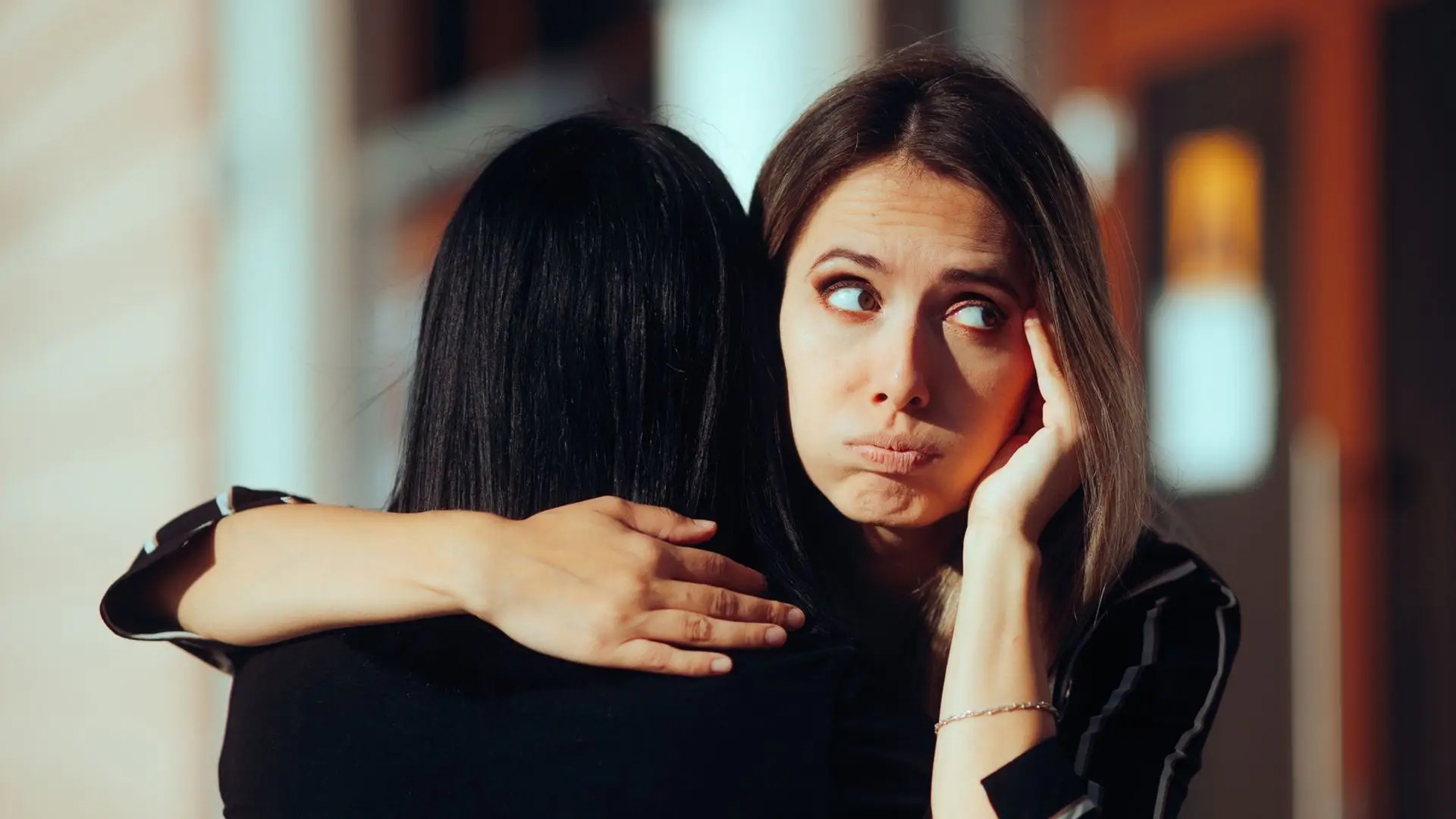 لماذا نعجز عن النسيان؟ وكيف تتخلصين من ألم الماضي؟