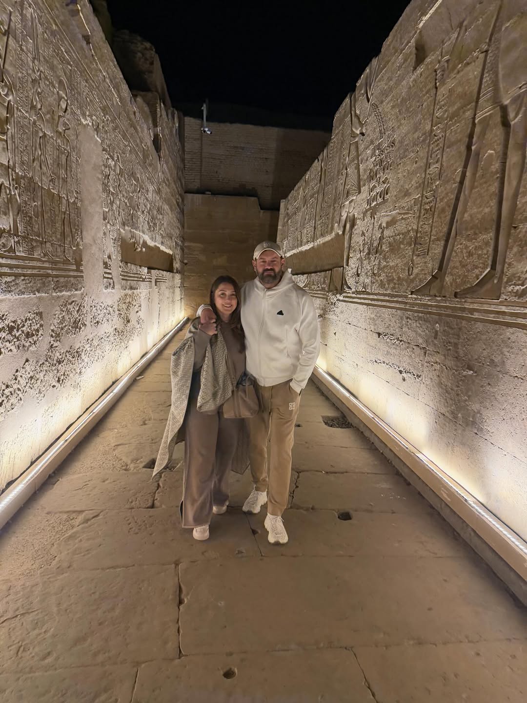 عمرو يوسف وكندة علوش في أسوان