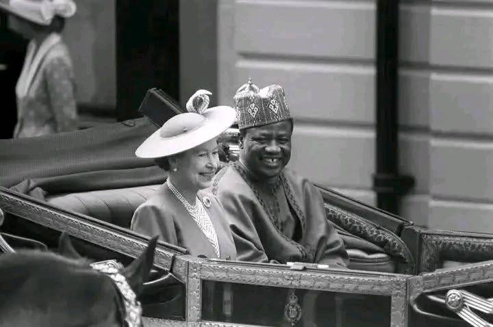  زيارة دولة لنيجيريا إلى المملكة المتحدة عام 1989 عندما كانت الملكة الراحلة إليزابيث الثانية