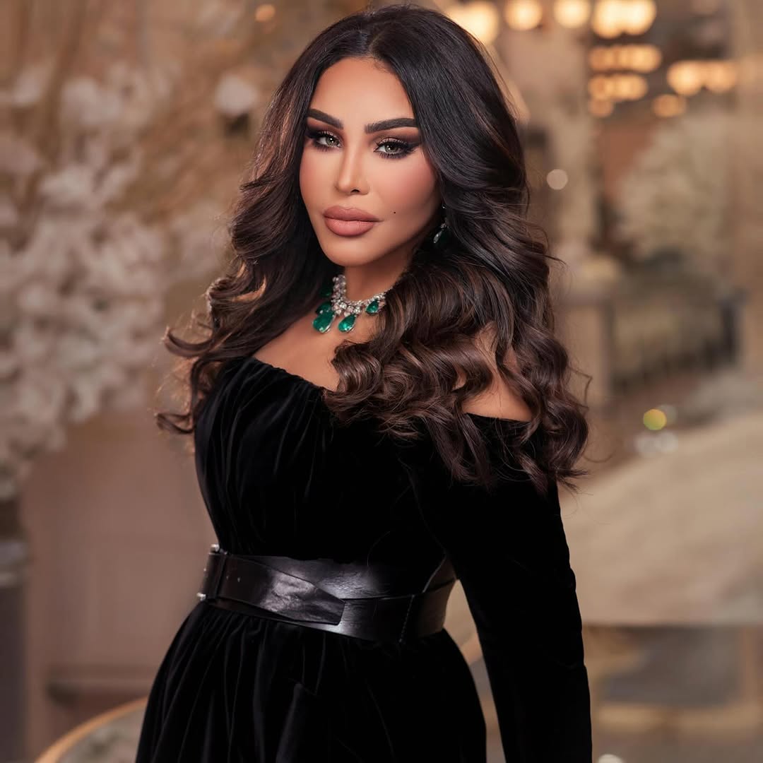 أحلام بالويفي العريض بفرق وسطي ملكي