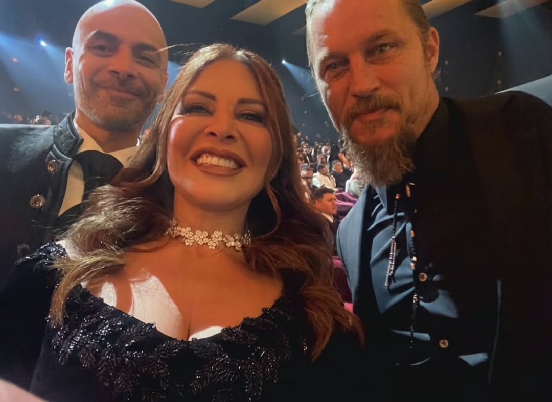 كارمن لبس وترافيس فيميل