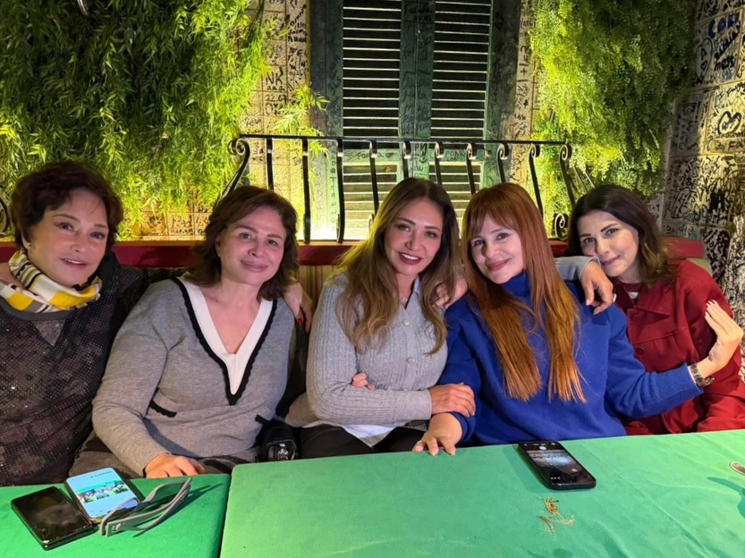 ماجدة الرومي والنجمات في القاهرة